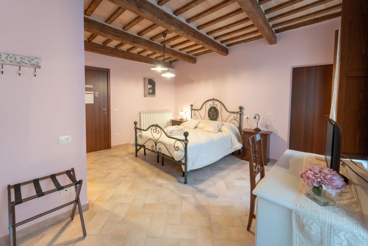 Albergo La Loggia Di San Martino Gualdo Tadino Ngoại thất bức ảnh