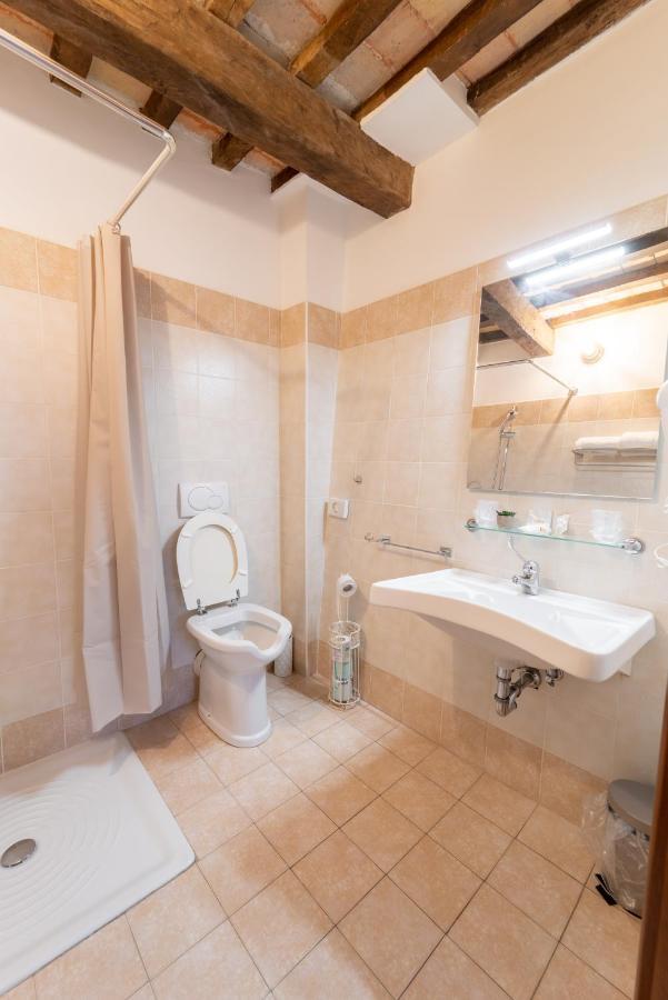 Albergo La Loggia Di San Martino Gualdo Tadino Ngoại thất bức ảnh
