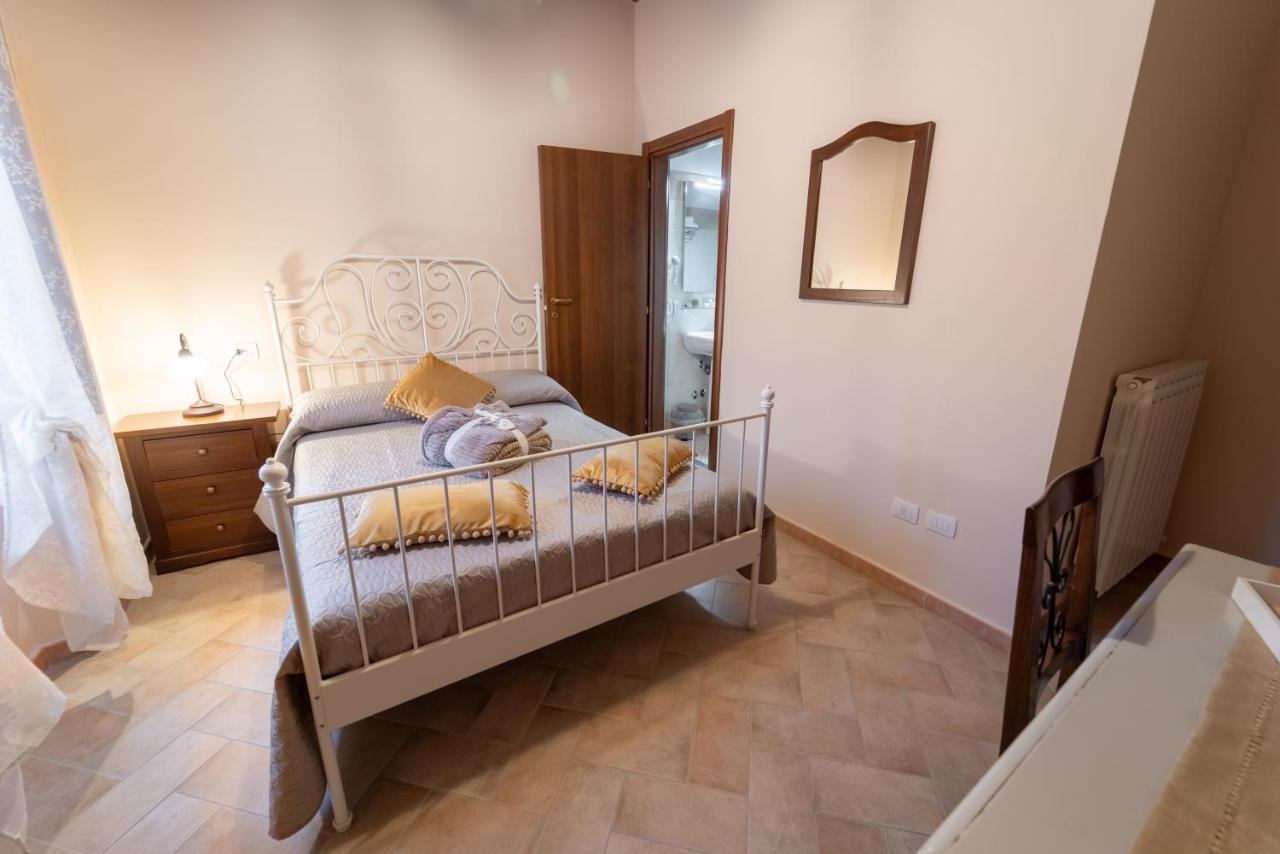 Albergo La Loggia Di San Martino Gualdo Tadino Ngoại thất bức ảnh