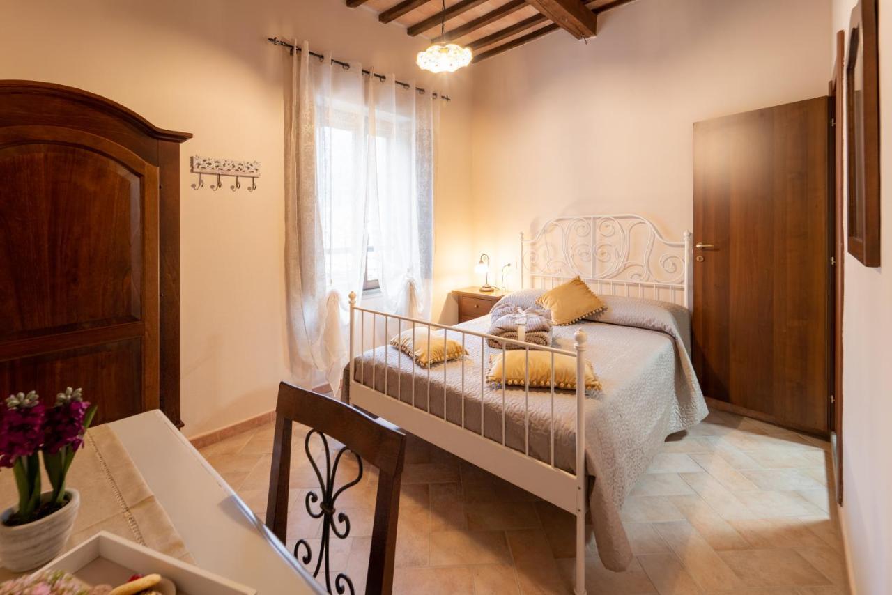 Albergo La Loggia Di San Martino Gualdo Tadino Ngoại thất bức ảnh
