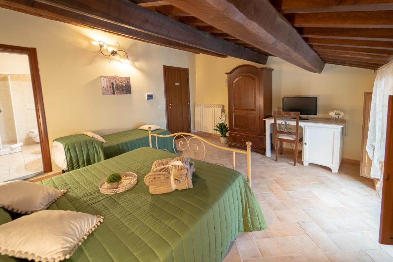 Albergo La Loggia Di San Martino Gualdo Tadino Ngoại thất bức ảnh