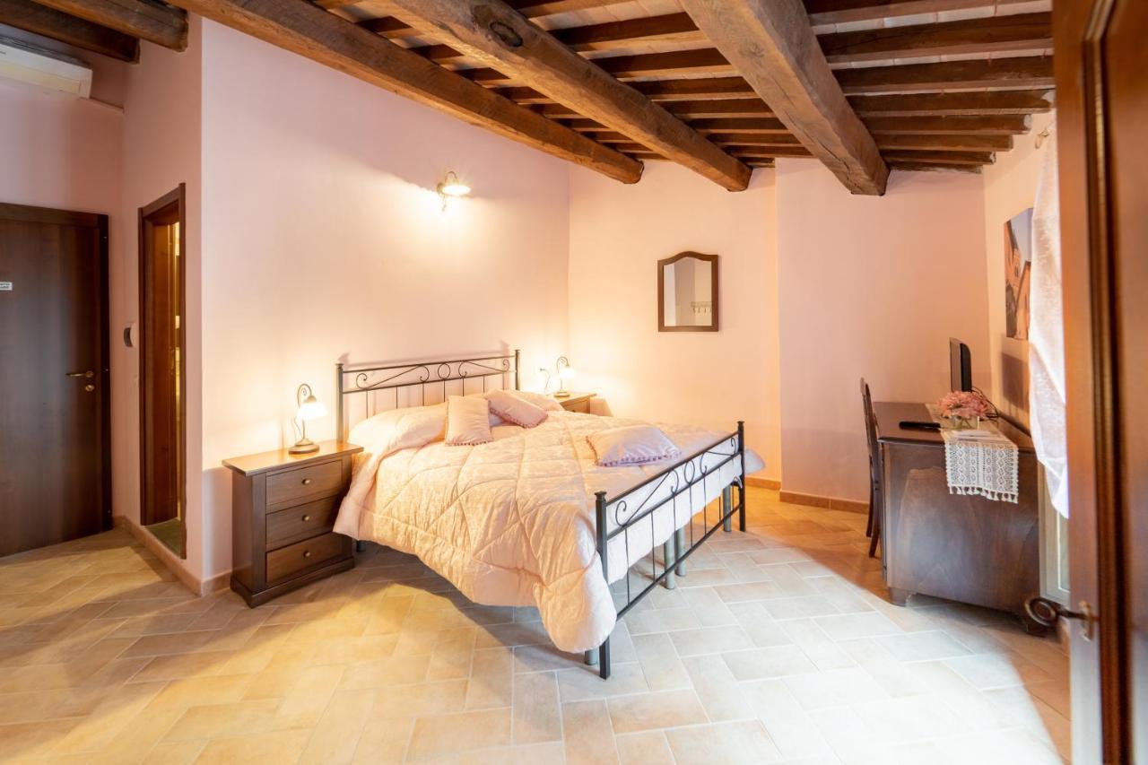 Albergo La Loggia Di San Martino Gualdo Tadino Ngoại thất bức ảnh