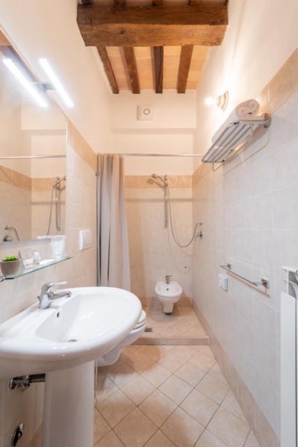 Albergo La Loggia Di San Martino Gualdo Tadino Ngoại thất bức ảnh
